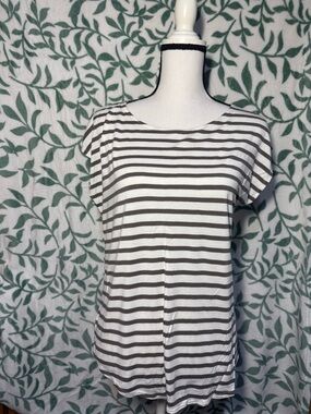 Green Envelope Striped Short-Sleeve Tee in White & Gray